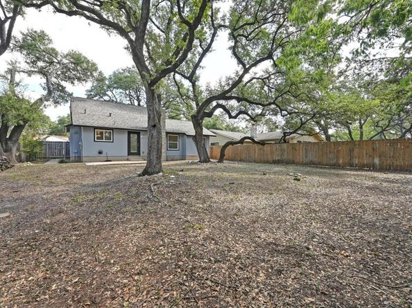911 Acorn Oaks DR, Austin TX 78745