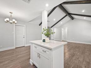 911 Acorn Oaks DR, Austin TX 78745
