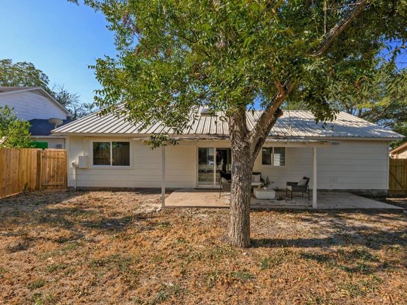 1114 Stoneoak LN, Austin TX 78745