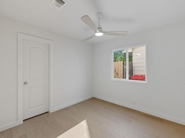 1114 Stoneoak LN, Austin TX 78745