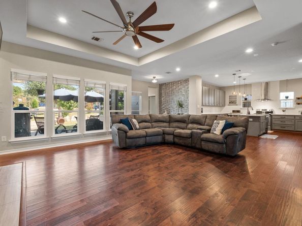 4401 Lindberg LN, Lago Vista TX 78645