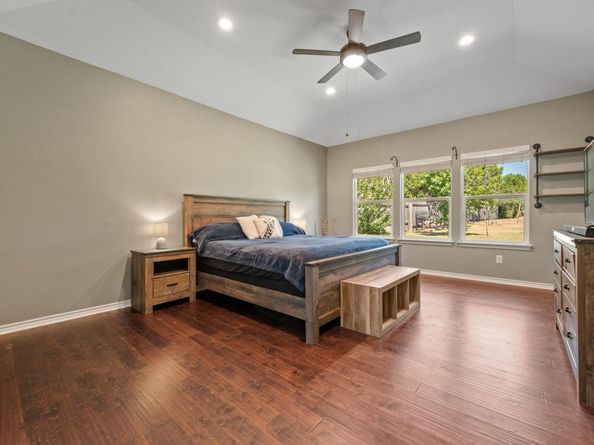 4401 Lindberg LN, Lago Vista TX 78645