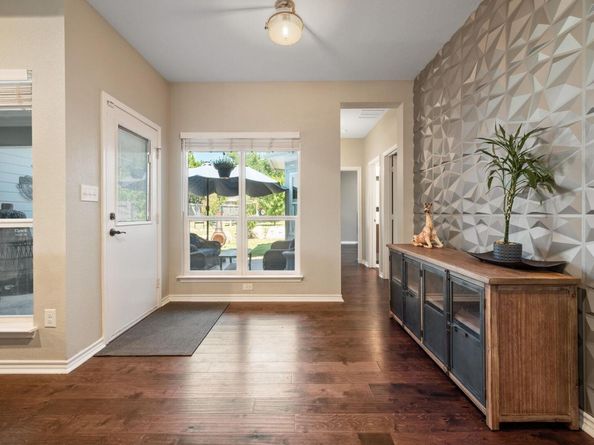 4401 Lindberg LN, Lago Vista TX 78645