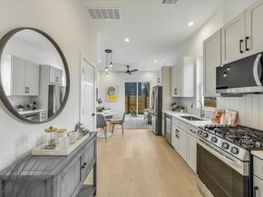 2006 Sl Davis Ave 3, Austin TX 78702