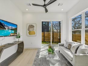 2006 Sl Davis Ave 3, Austin TX 78702