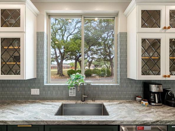 7705 El Dorado DR, Austin TX 78737