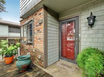 7122 Woodhollow DR