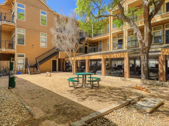 2802 Nueces ST 306, Austin TX 78705