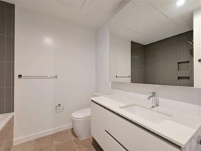 313 W 17th ST 2101, Austin TX 78701
