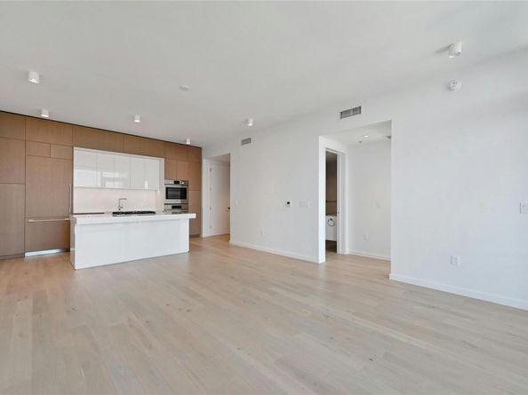 313 W 17th ST 2101, Austin TX 78701
