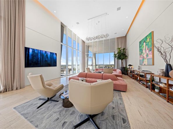 313 W 17th ST 2101, Austin TX 78701