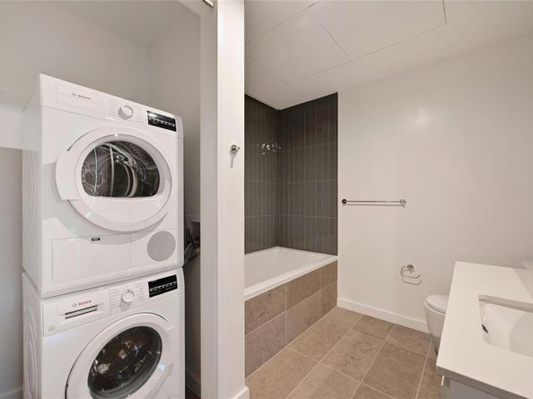 313 W 17th ST 2101, Austin TX 78701