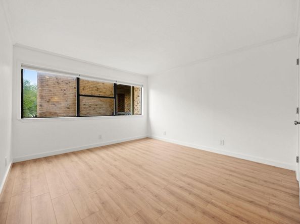 8888 Tallwood DR 1202, Austin TX 78759