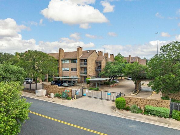8888 Tallwood DR 1202, Austin TX 78759