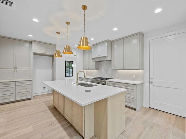 3008 W 50th ST, Austin TX 78731