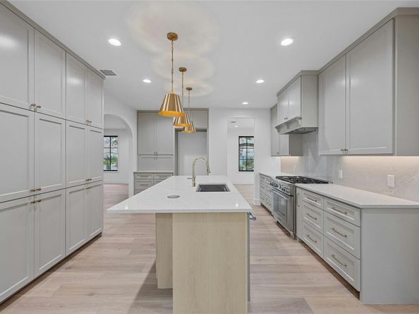 3008 W 50th ST, Austin TX 78731