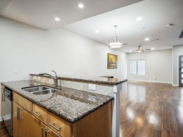 503 Swanee DR 19, Austin TX 78752