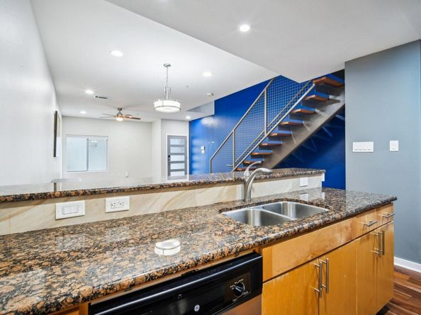 503 Swanee DR 19, Austin TX 78752