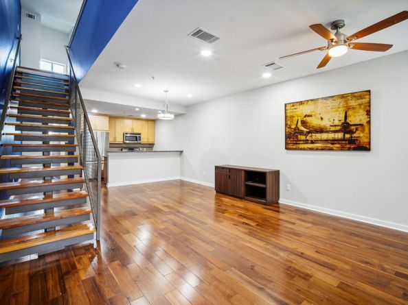 503 Swanee DR 19, Austin TX 78752