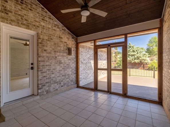 2605 Hilltop ST, Round Rock TX 78681