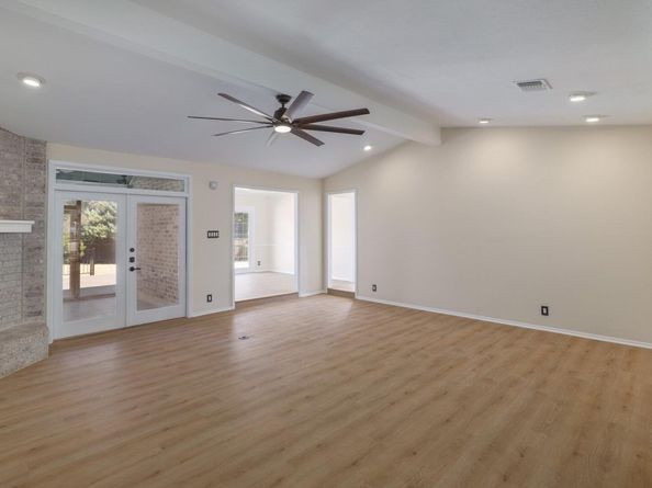 2605 Hilltop ST, Round Rock TX 78681