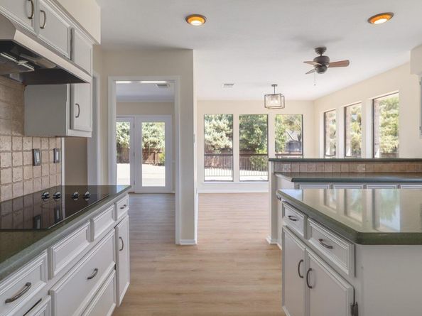 2605 Hilltop ST, Round Rock TX 78681