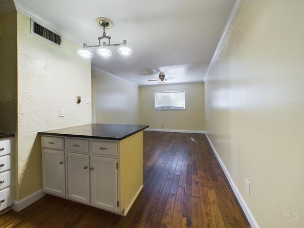 803 W 28th ST 206, Austin TX 78705