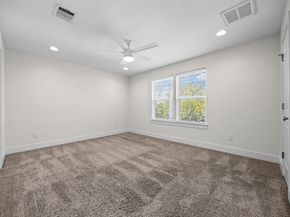7312 E Ben White BLVD 10, Austin TX 78741