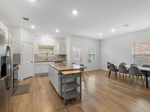 1240 Sweetspire ST, Leander TX 78641