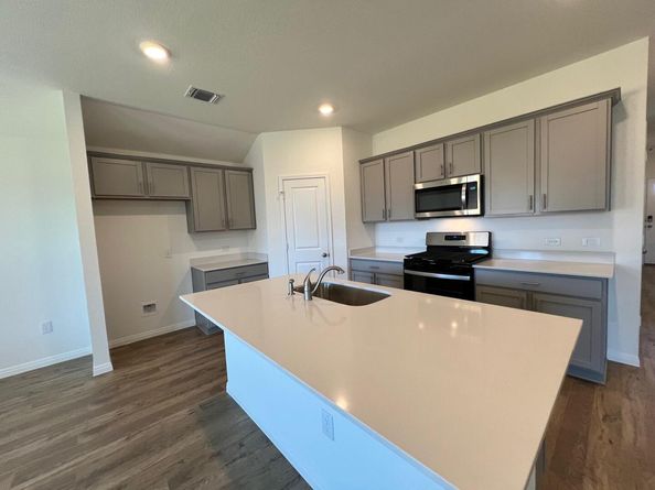 537 Osprey DR, Leander TX 78641