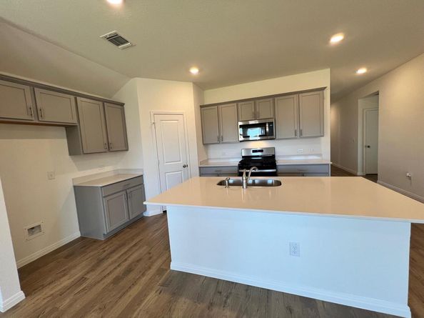 537 Osprey DR, Leander TX 78641