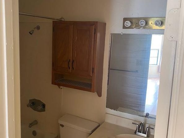 915 W 23rd ST 108, Austin TX 78705