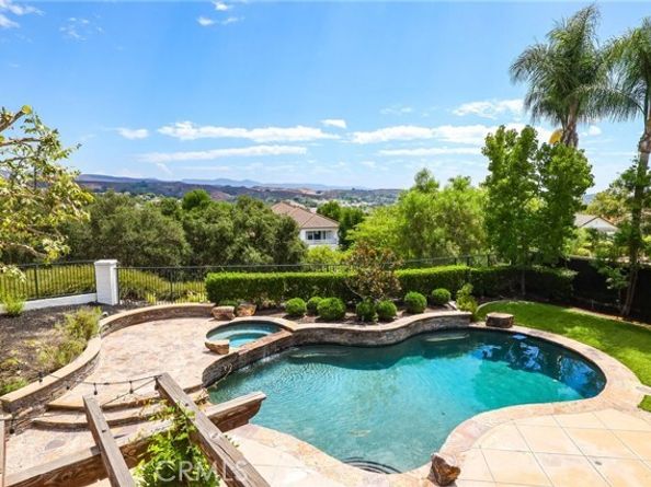 2 Lafayette Lane, Laguna Hills CA 92679