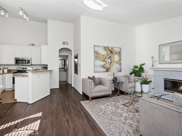 19431 Rue De Valore, Lake Forest (el Toro) CA 92610