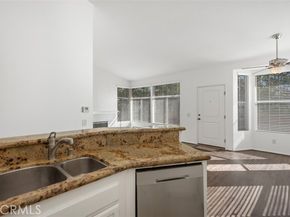 19431 Rue De Valore, Lake Forest (el Toro) CA 92610