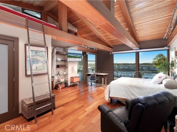 5327 Marina Pacifica Drive Key 19, Long Beach CA 90803