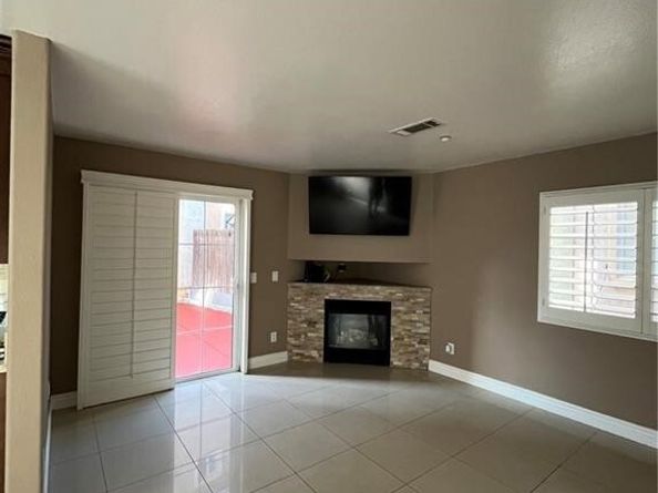 13775 Glenoaks 8, Sylmar (los Angeles) CA 91342