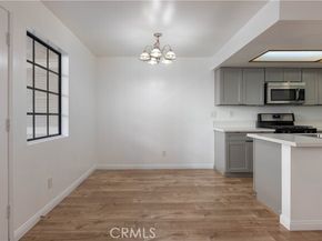 15946 Vanowen Street 103, Van Nuys (los Angeles) CA 91406