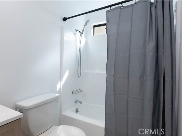 15946 Vanowen Street 103, Van Nuys (los Angeles) CA 91406