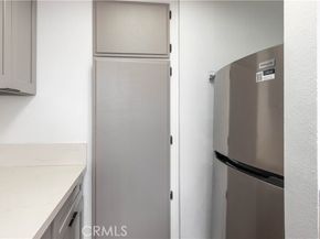 15946 Vanowen Street 103, Van Nuys (los Angeles) CA 91406