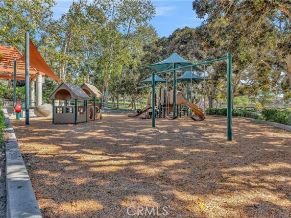 32 Salinas, Lake Forest (el Toro) CA 92610