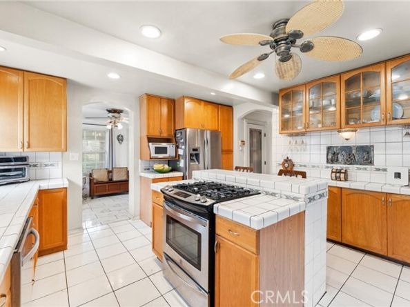 9488 Foster Rd., Bellflower CA 90706