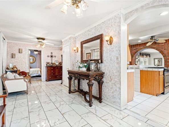 9488 Foster Rd., Bellflower CA 90706