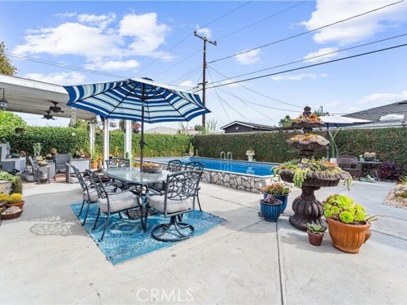 9488 Foster Rd., Bellflower CA 90706