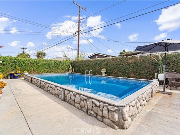 9488 Foster Rd., Bellflower CA 90706