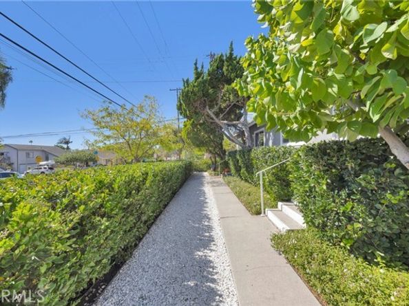 2701 E 17th Street, Long Beach CA 90804