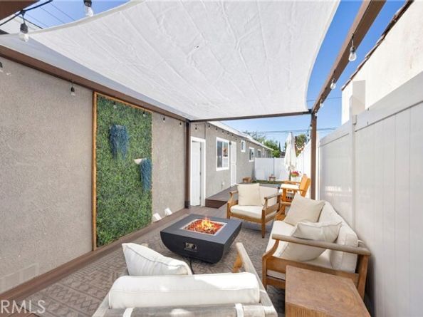 2701 E 17th Street, Long Beach CA 90804