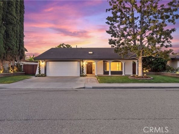 1111 W La Entrada, Anaheim CA 92801
