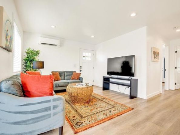 376 Acacia Drive, Carlsbad CA 92008