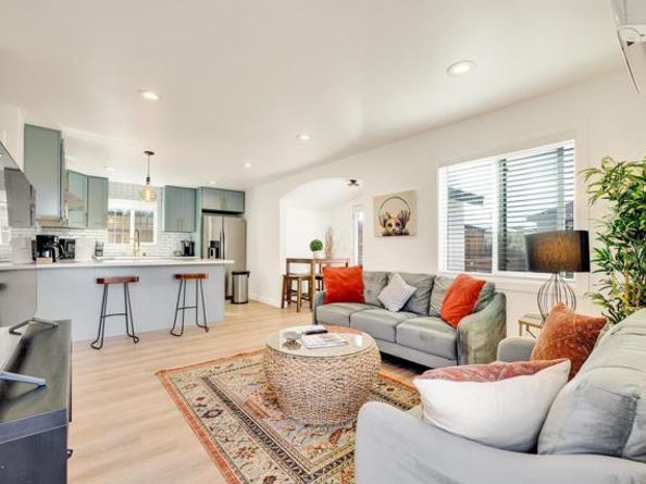 376 Acacia Drive, Carlsbad CA 92008